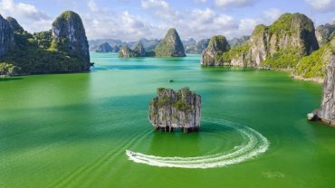 Hướng dẫn chi tiết thuê tàu thăm quan vịnh năm 2023